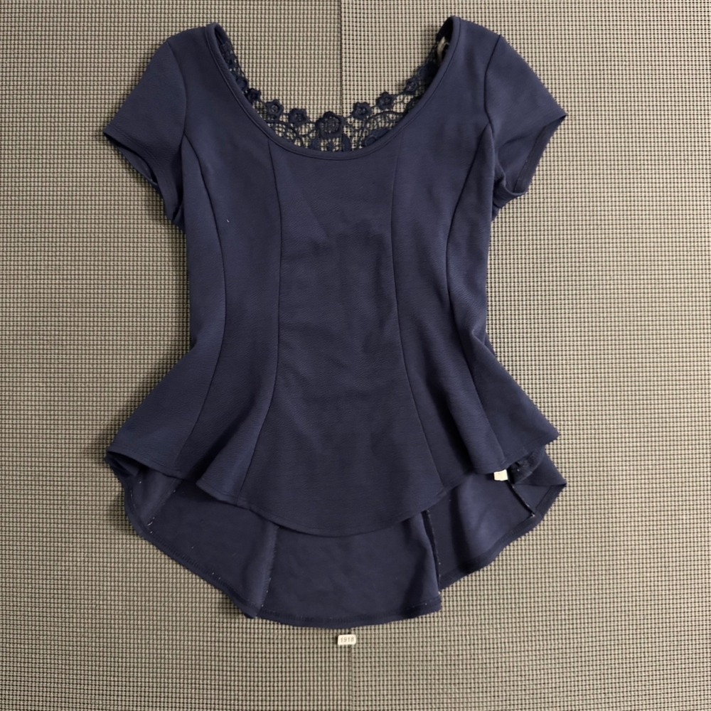 BCX Navy Blue Lace Trim Peplum Top Short Sleeve High Low Hem Blouse Size M